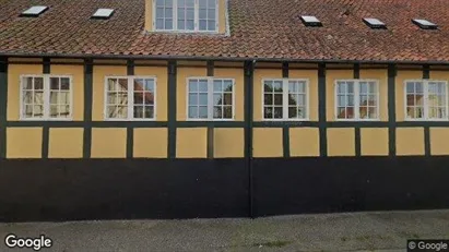 Andelsboliger til salg i Svaneke - Foto fra Google Street View Andelsboliger til salg i Svaneke - Foto fra Google Street View